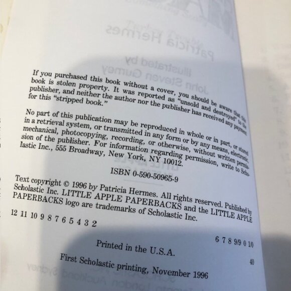 Christmas Magic Vintage Book - Picture 8 of 12